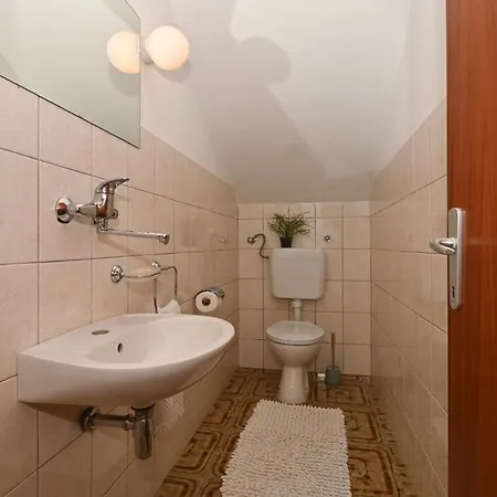 Kiki Villa